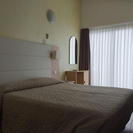 Hotel Foschi-Peninsula بيلاريا-إيجيا مارينا المظهر الخارجي الصورة